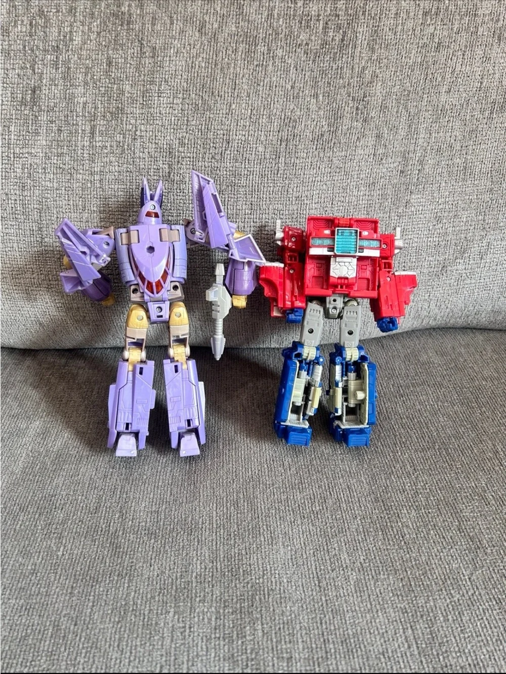 Transformers Kingdom Cyclonus And Optimus Prime